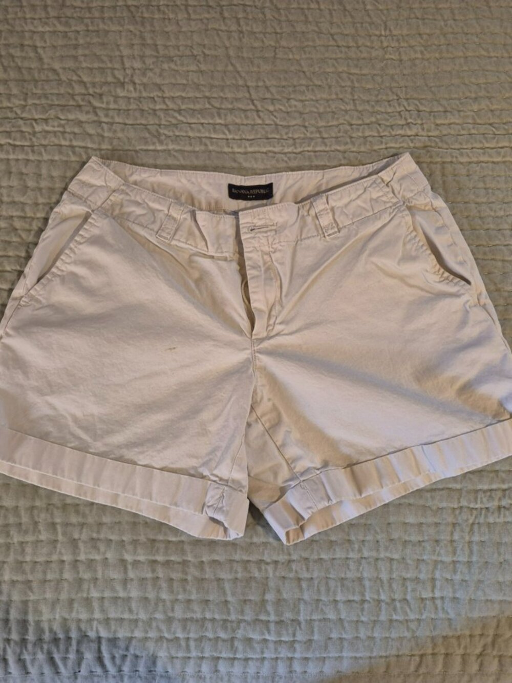 Banana Republic Off-White Cuffed Shorts